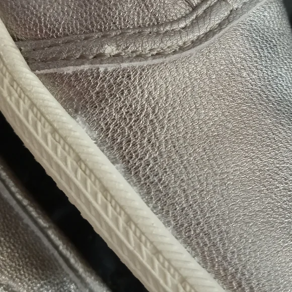 Dolce Vita Silver Solaman Suede Flats sz 9.5 - Picture 9 of 11